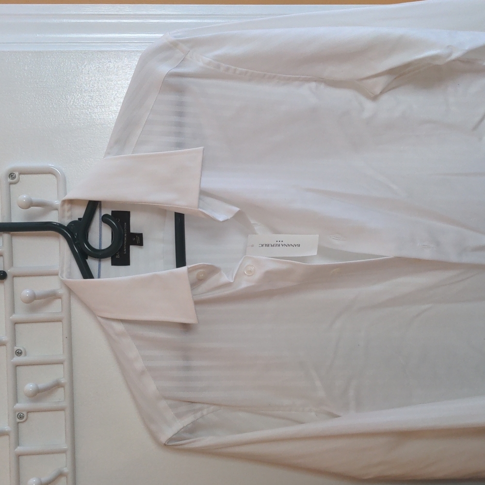 Men's slim fit banana republic button sown